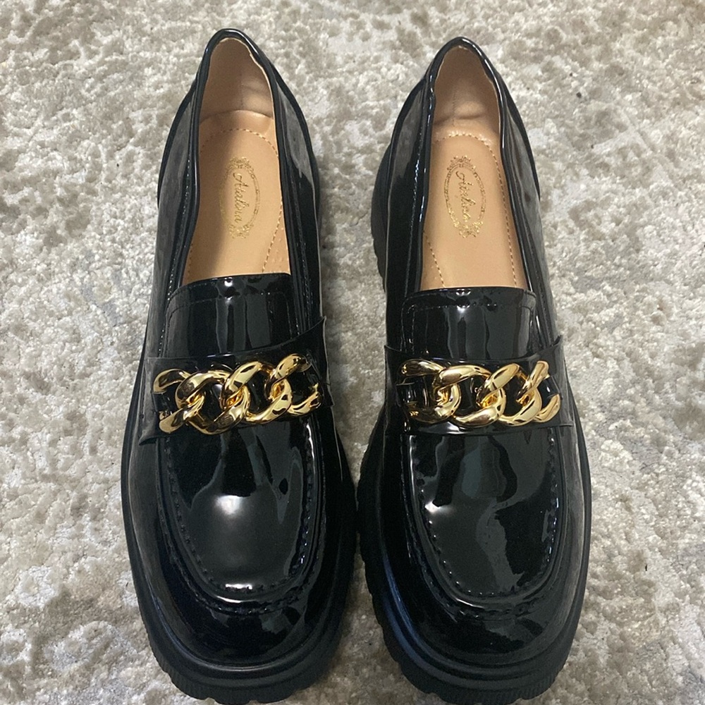 NWT Womens Black platform loafers size 10W